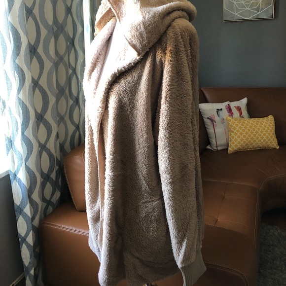 SALE!!!!✨LAST 1!✨Taupe Teddy Bear Soft Cozy Jacket - Picture 5 of 7